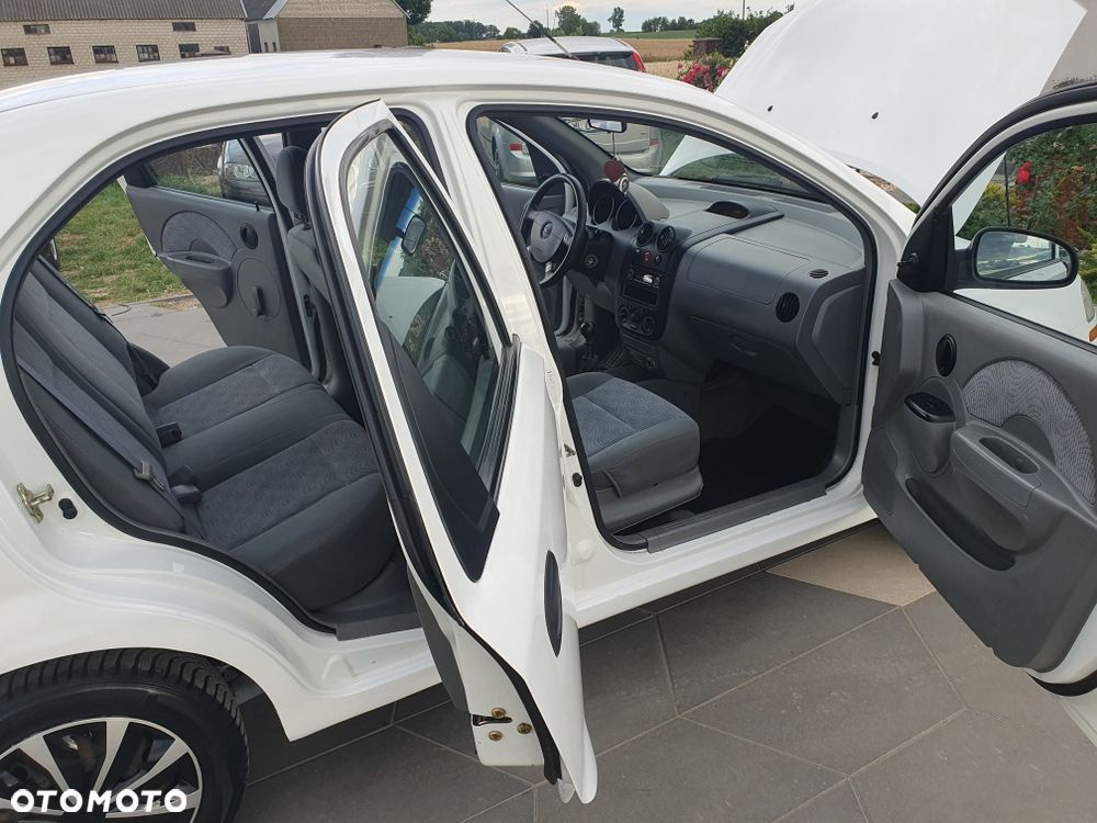 Chevrolet Aveo - 5