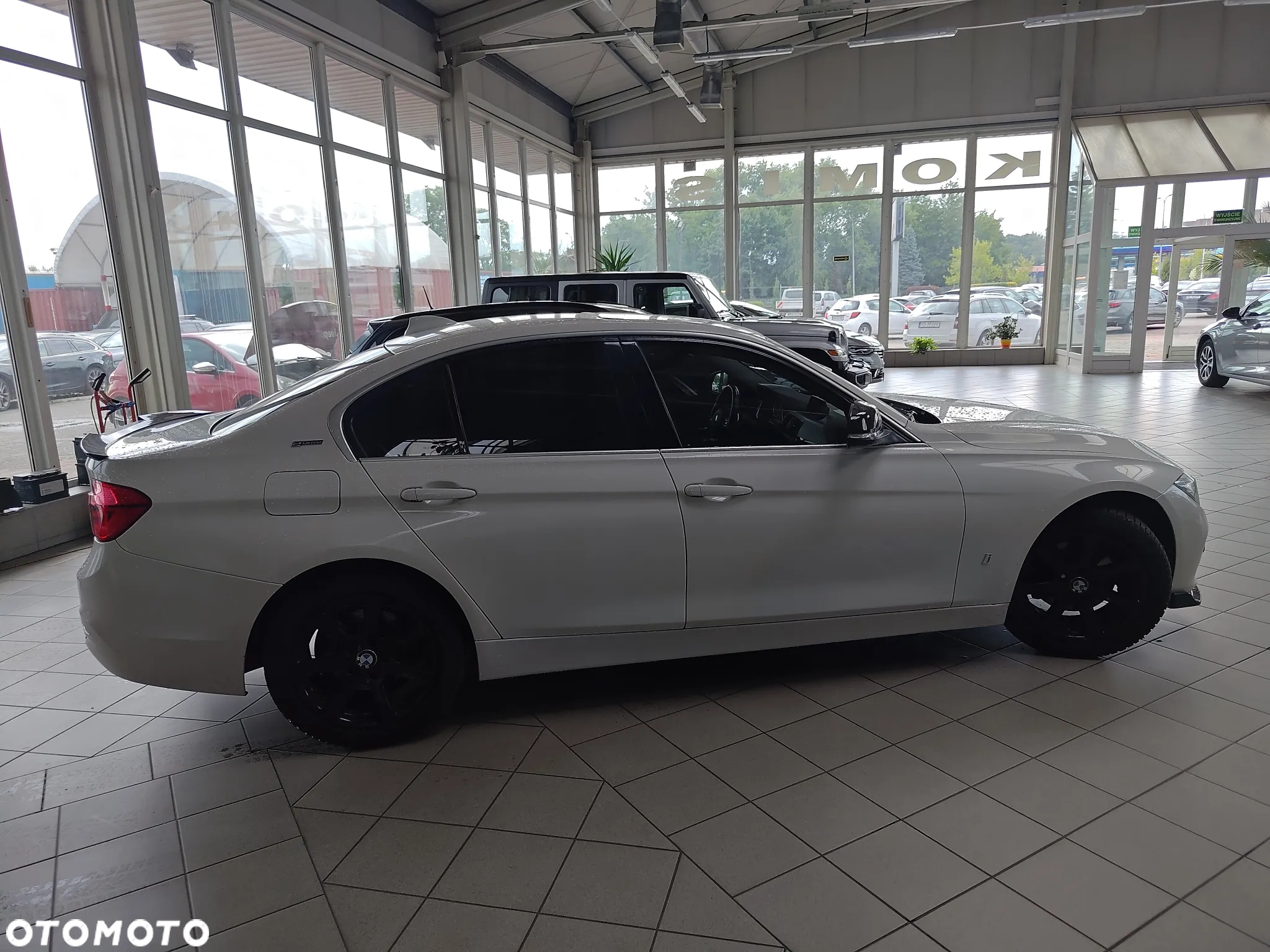 BMW Seria 3 330e iPerformance M Sport Shadow - 15