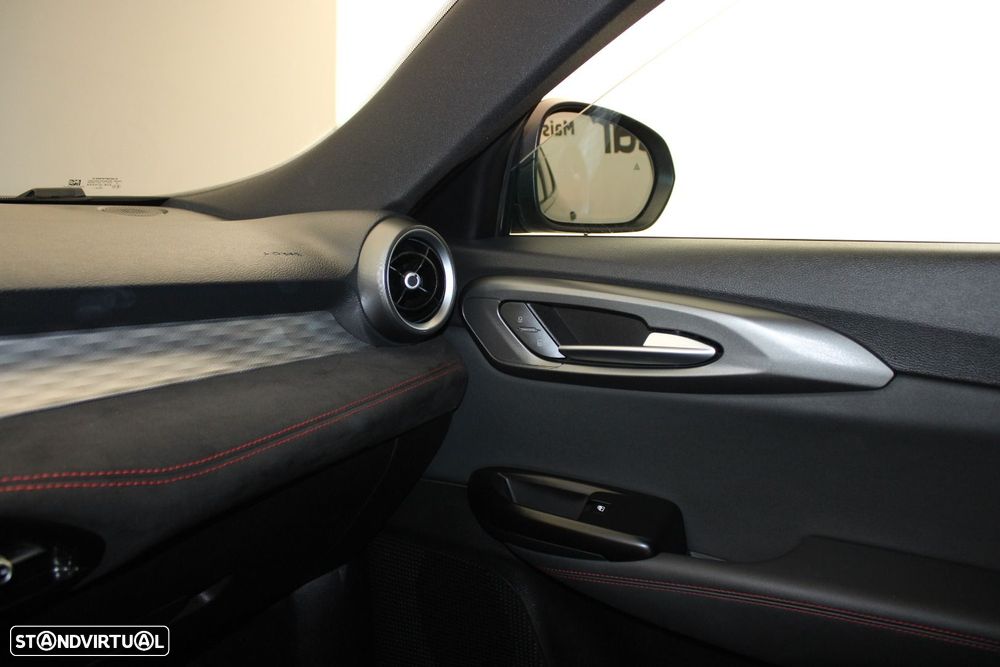 Alfa Romeo Tonale 1.3 Plug-In Hybrid Veloce e-AWD - 27