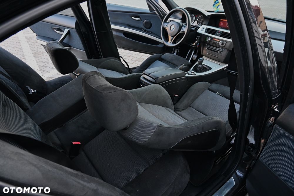 BMW Seria 3 318d DPF Edition Sport - 23