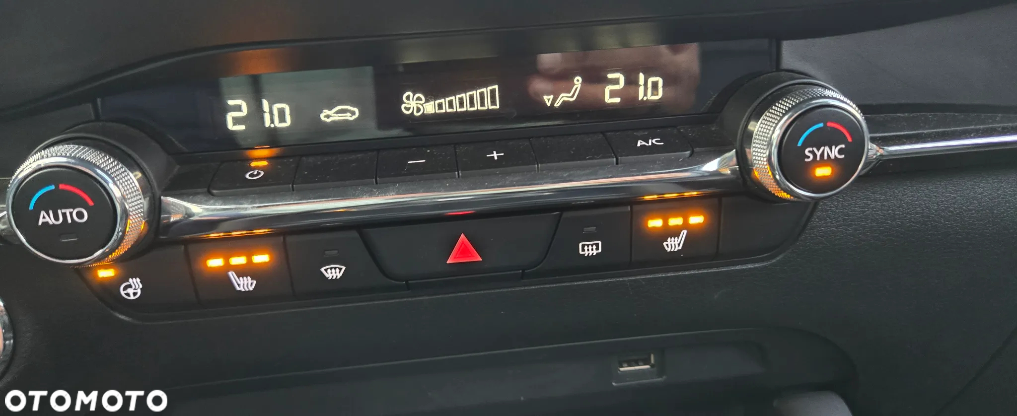Mazda 3 2.0 mHEV Hikari - 25