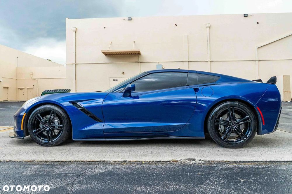 Chevrolet Corvette - 7