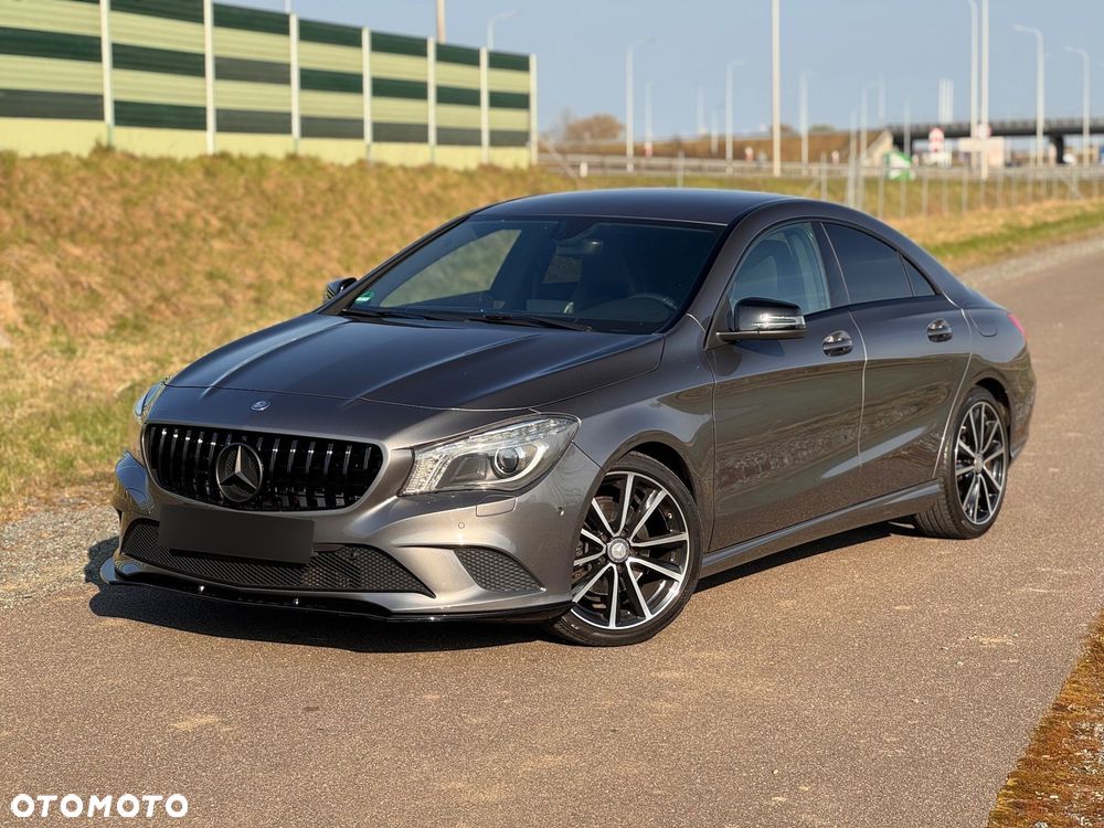 Mercedes-Benz CLA 200 7G-DCT Urban - 12