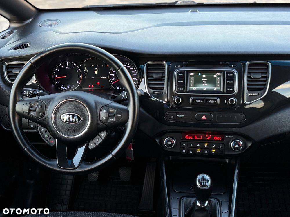 Kia Carens 1.6 GDI Business Line EU6 - 11