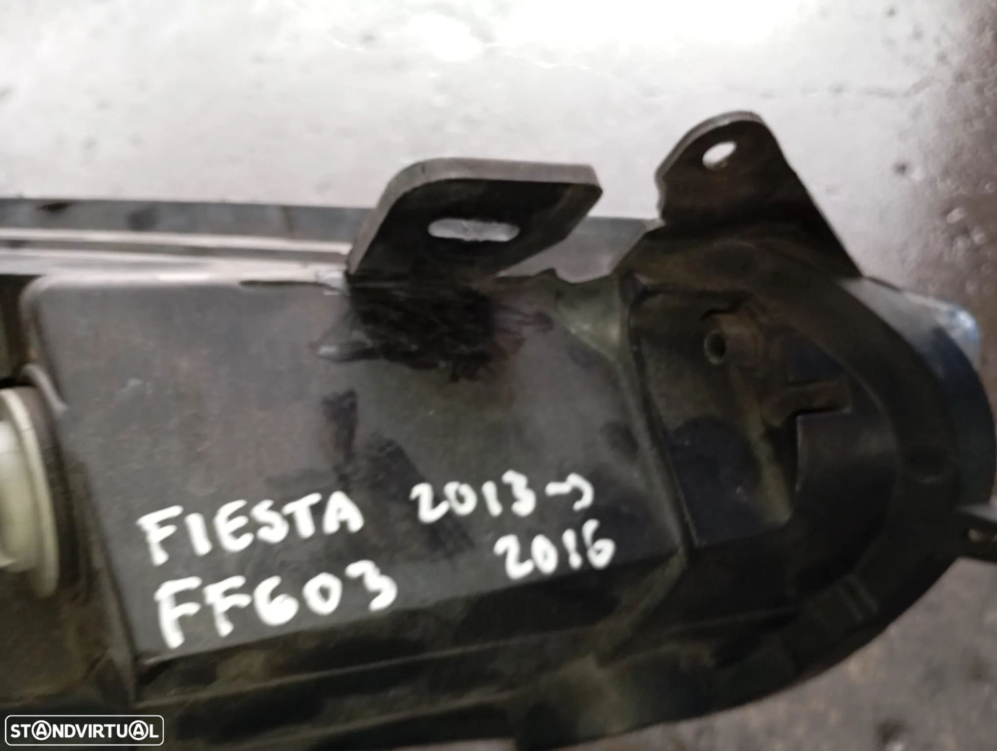 FORD FIESTA FAROL ESQUERDO - FF603 - 10