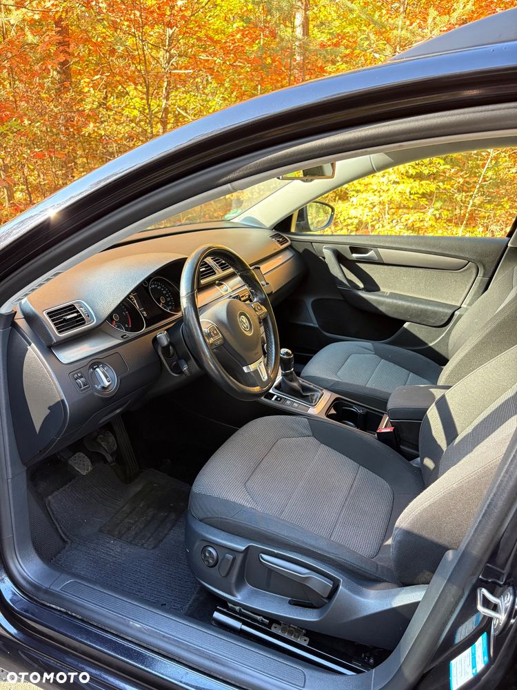 Volkswagen Passat - 8