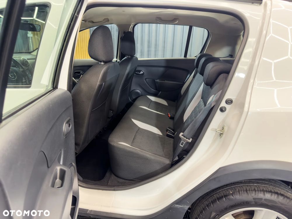 Dacia Sandero Stepway ver-1-0-tce-essential - 16