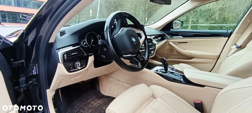 BMW Seria 5 520d Luxury Line sport - 14