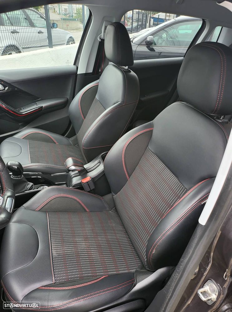 Peugeot 2008 PureTech 110 Stop&Start GT-Line Edition - 8