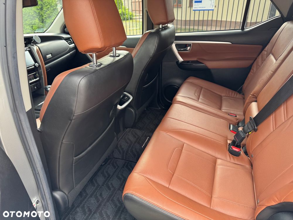 Toyota Fortuner - 34
