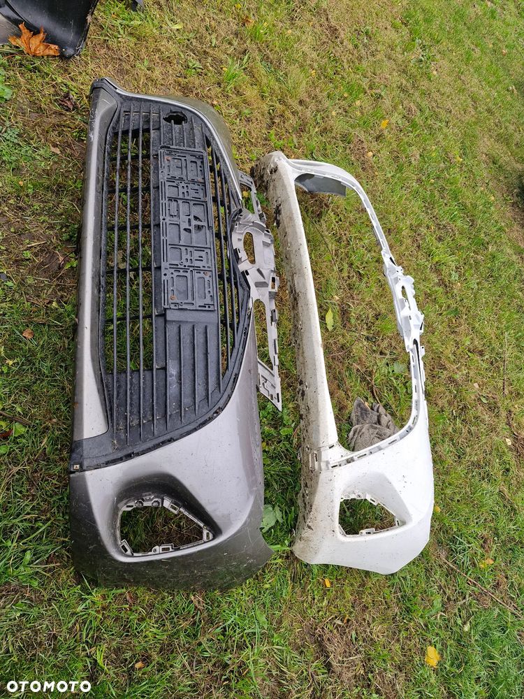 Toyota Yaris III 3 lift 14 -17 zderzak przód przedni oryginalny