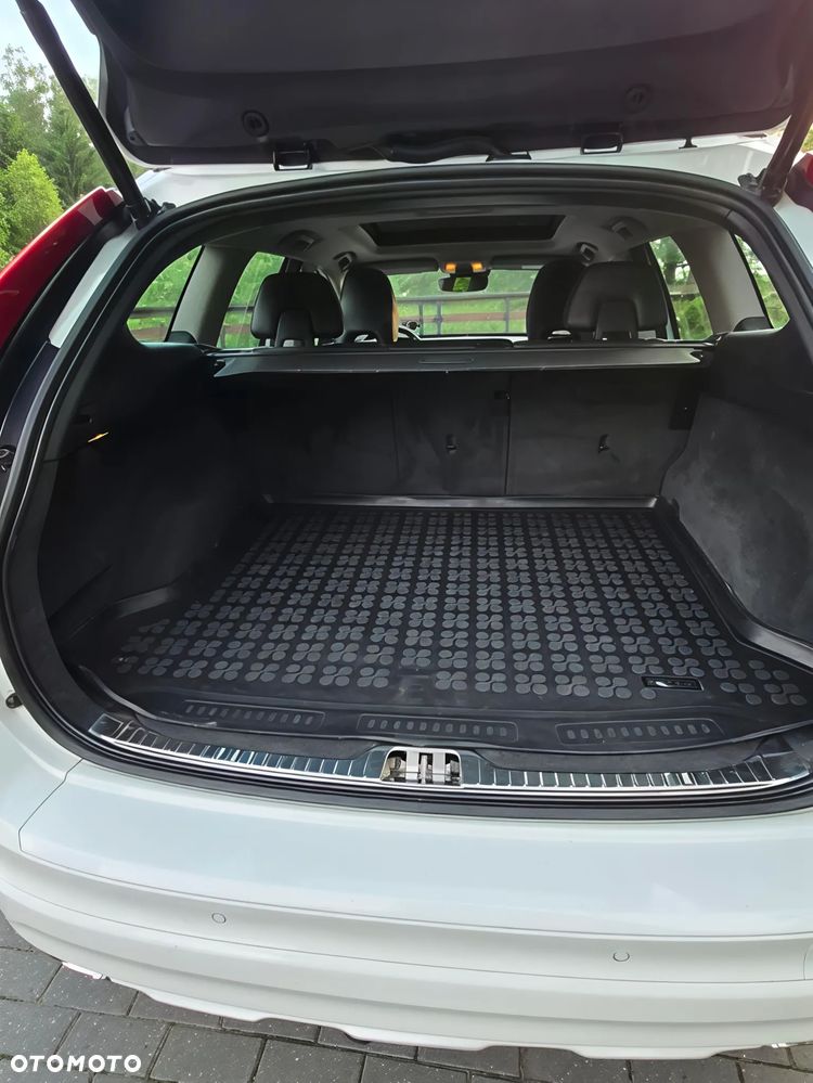 Volvo XC 60 D5 AWD Momentum - 16