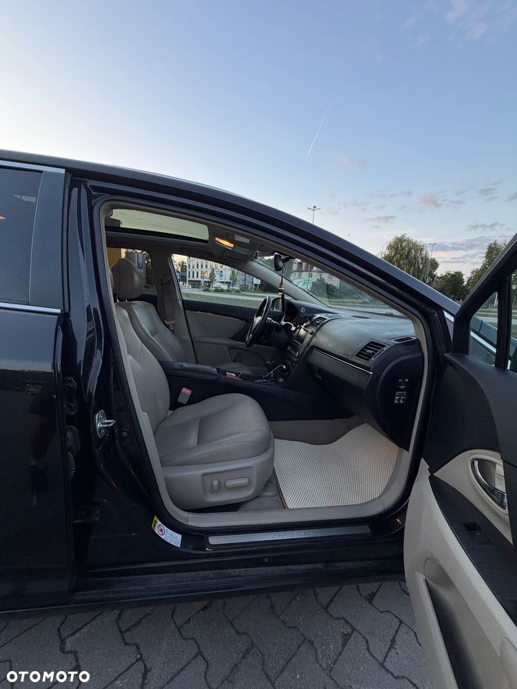 Toyota Avensis 2.2 D-4D Premium - 12