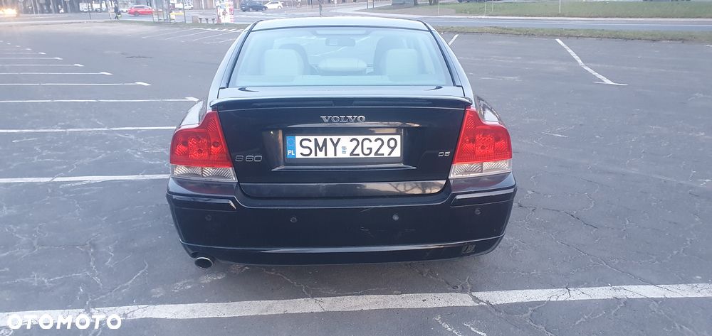Volvo S60 2.4D5 Momentum - 6