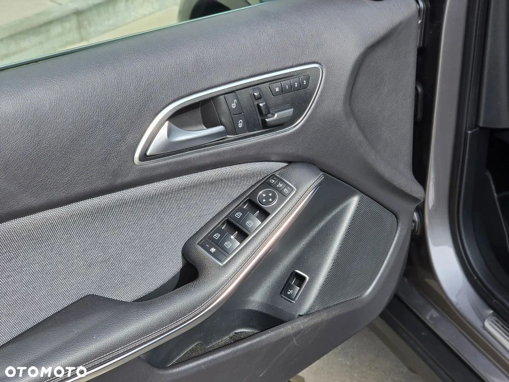 Mercedes-Benz GLA - 20