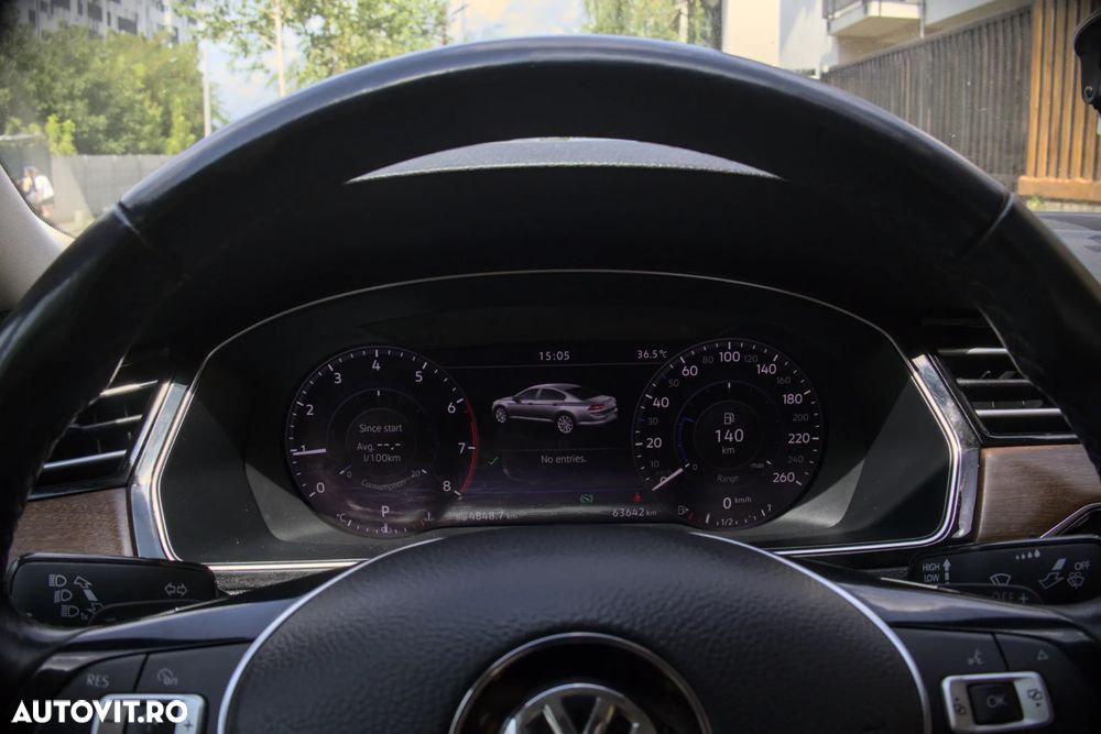 Volkswagen Passat - 4