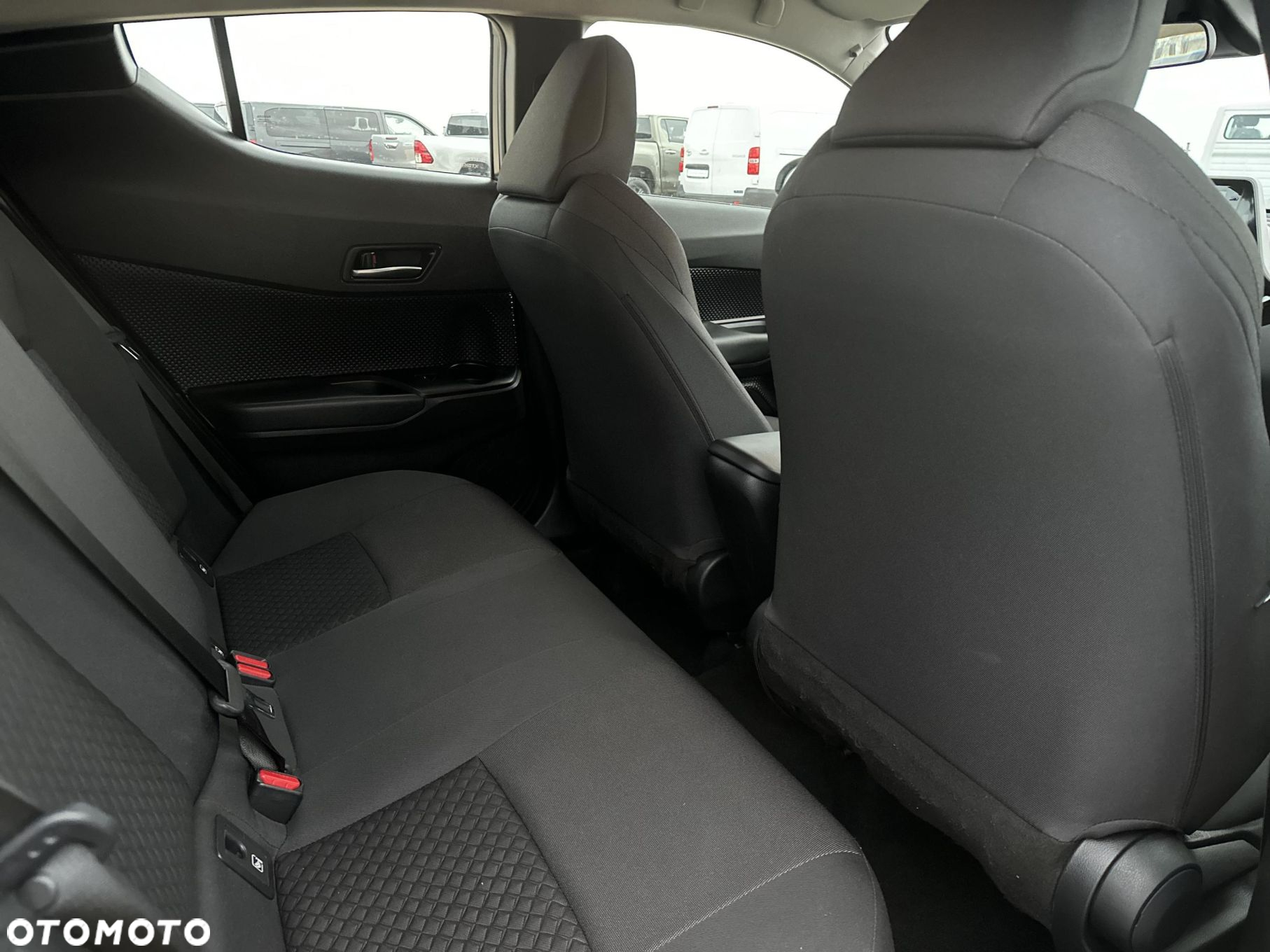 Toyota C-HR - 13