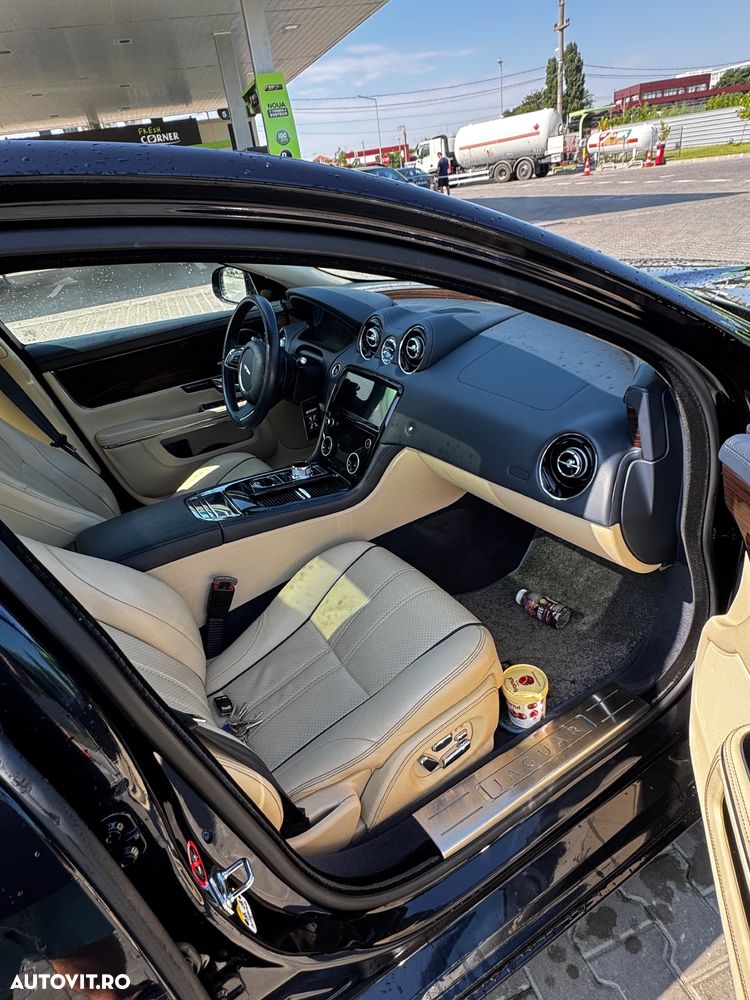 Jaguar XJ 3.0 V6 Diesel S Supersport - 11