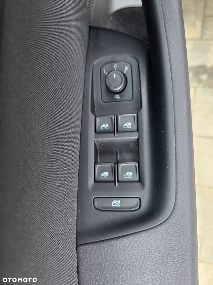 Volkswagen Passat 2.0 TDI EVO Business DSG - 29