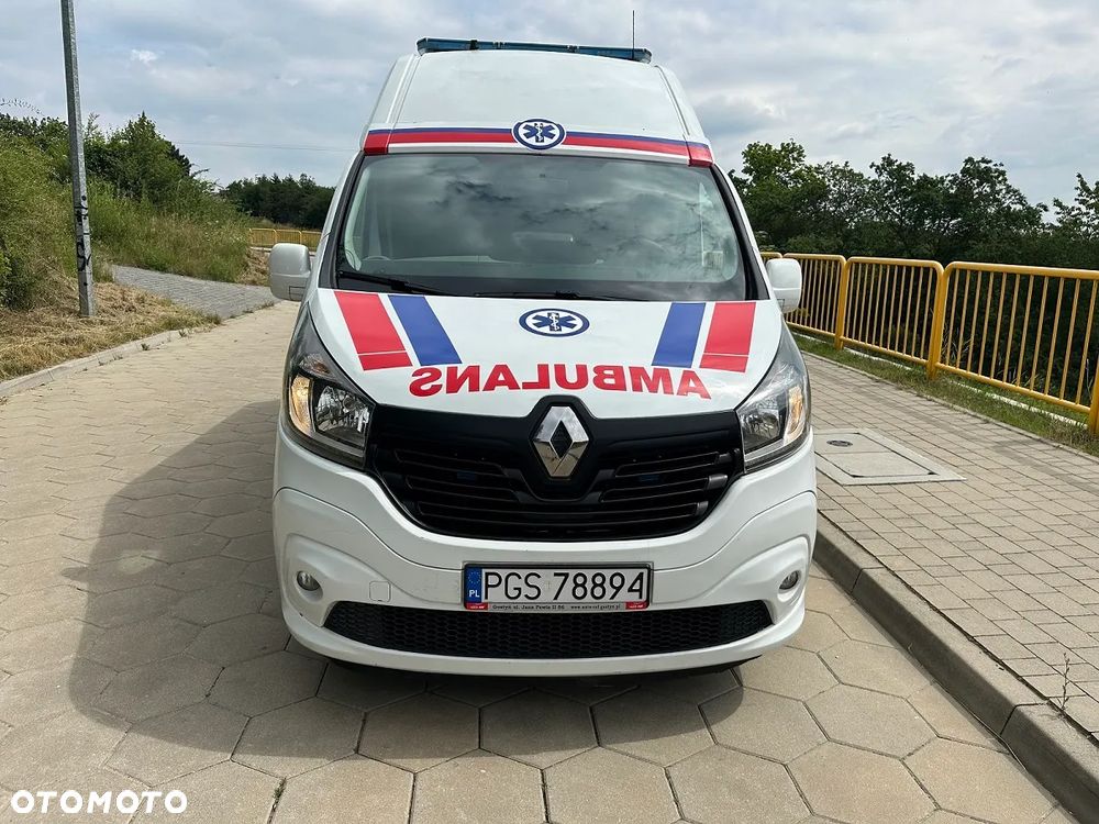 Renault Trafic Karetka Ambulans Ambulance Sanitarny EN1789 - 2