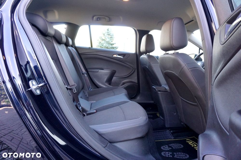 Opel Astra 1.4 Turbo Innovation - 36