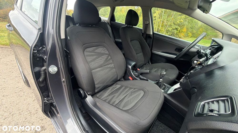 Kia Ceed - 15