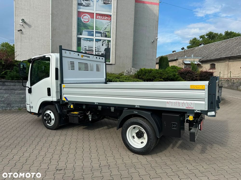 Isuzu M27 GENERATION 2 - 2