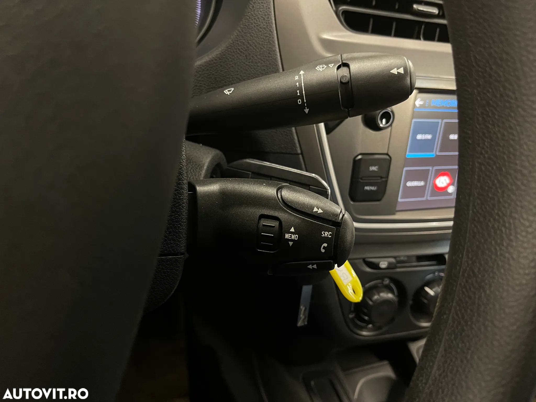 Peugeot 301 1.5 BlueHDI FAP Active - 19