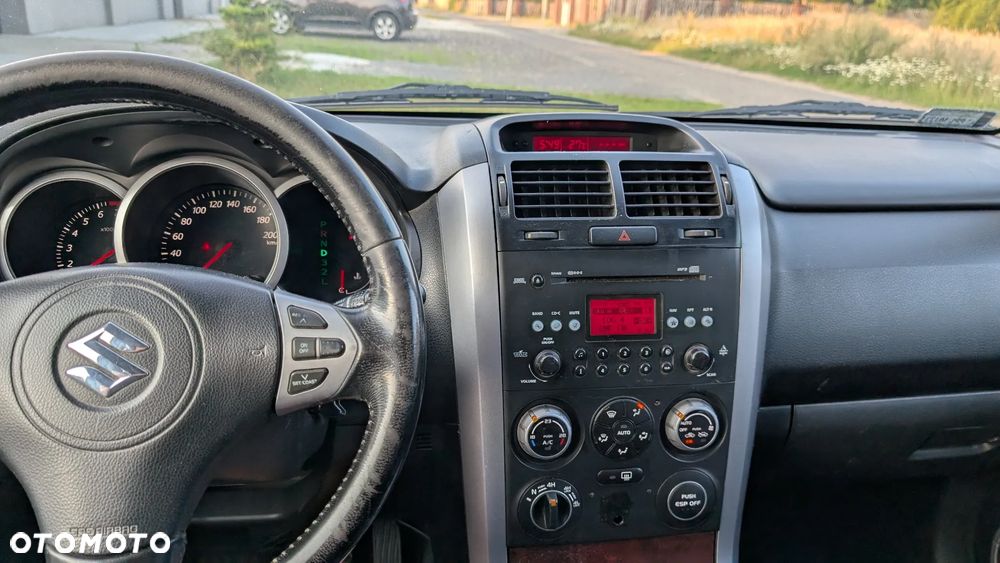 Suzuki Grand Vitara 2.0 De Luxe - 16