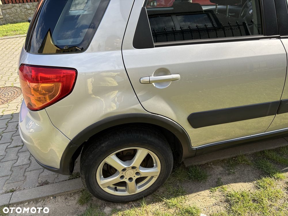 Suzuki SX4 - 4