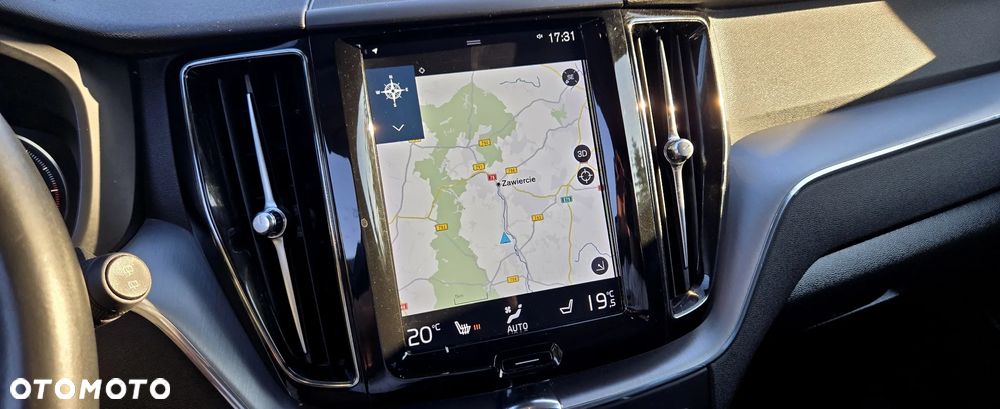 Volvo XC 60 D4 Momentum Pro - 28