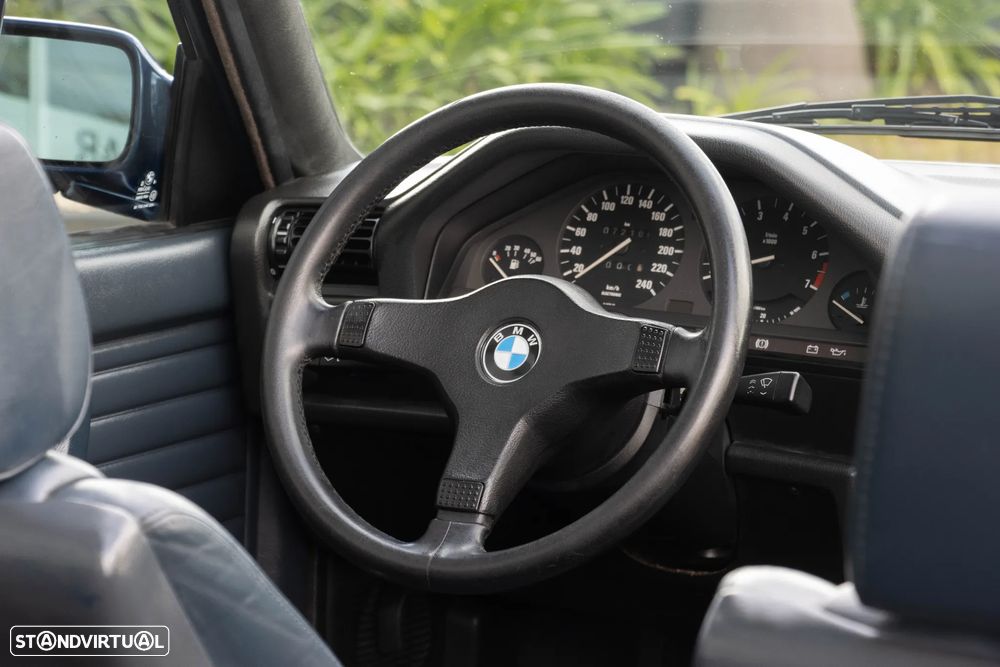 BMW 320 i Cabriolet - 36