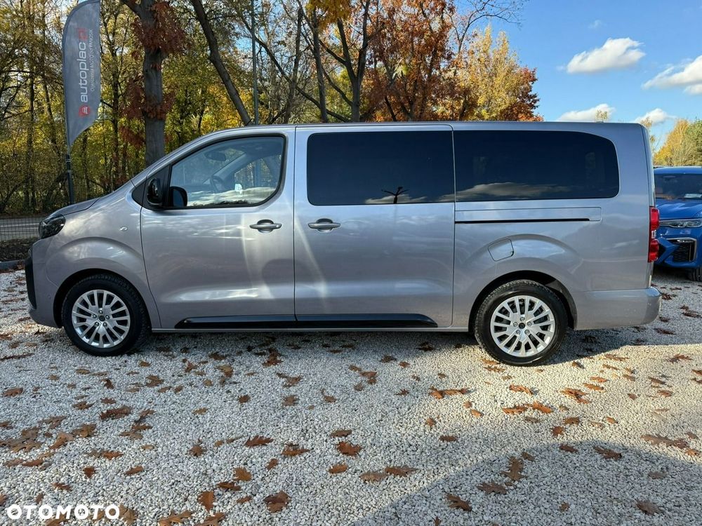Peugeot Traveller - 8