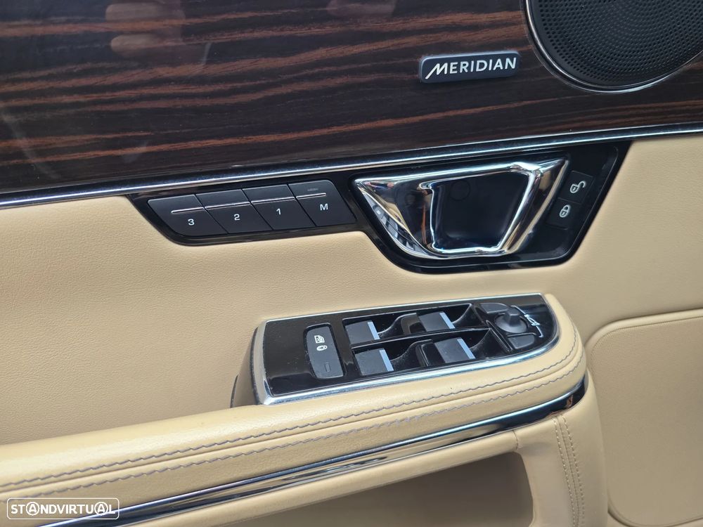 Jaguar XJ 3.0 D V6 Premium Luxury - 25