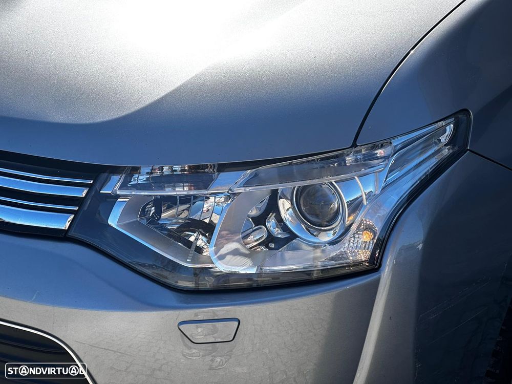 Mitsubishi Outlander 2.0 4WD - 12