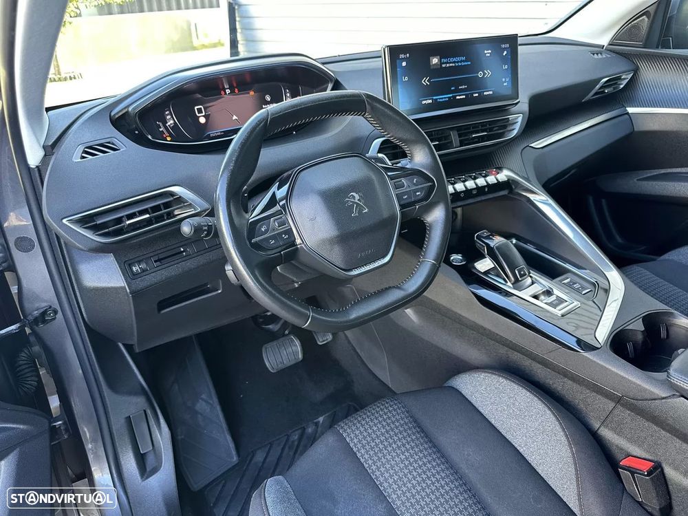 Peugeot 5008 1.2 PureTech Allure Pack EAT8 - 26