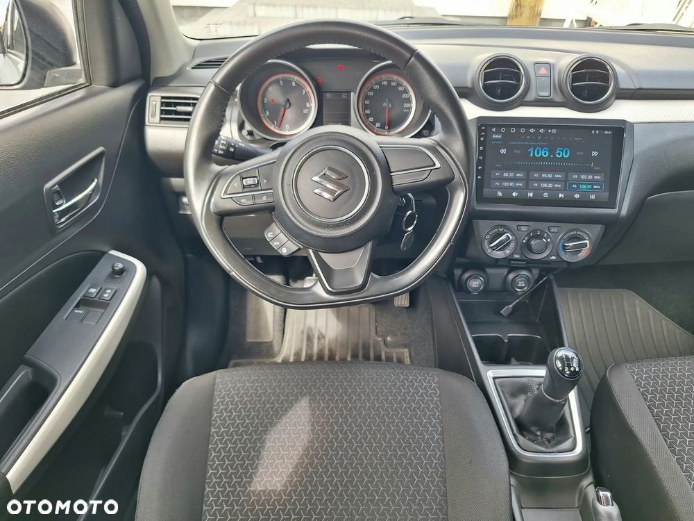 Suzuki Swift 1.2 Premium Plus - 26
