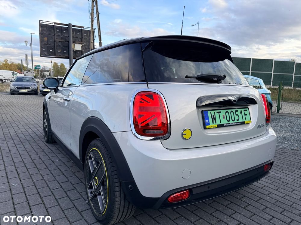 MINI Cooper SE Electric Trim - 11