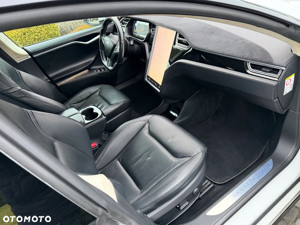 Tesla Model S 85D Allradantrieb - 12