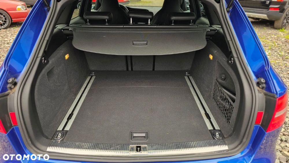 Audi RS4 Avant - 22
