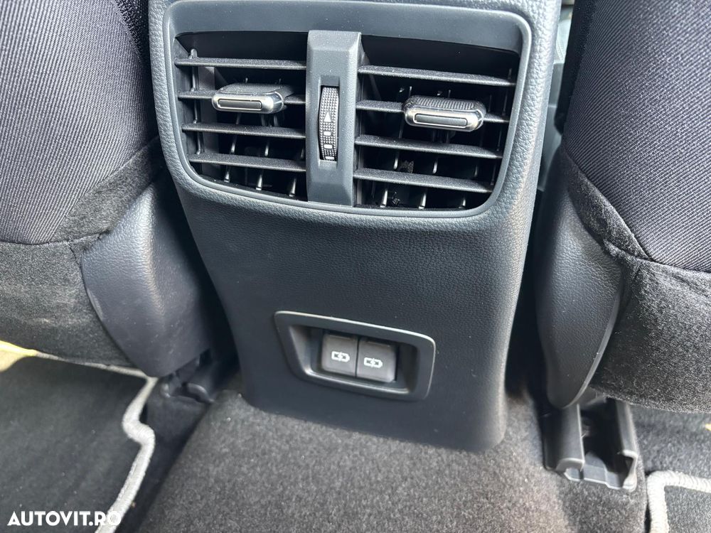 Toyota Corolla 1.8 HEV Dynamic - 24