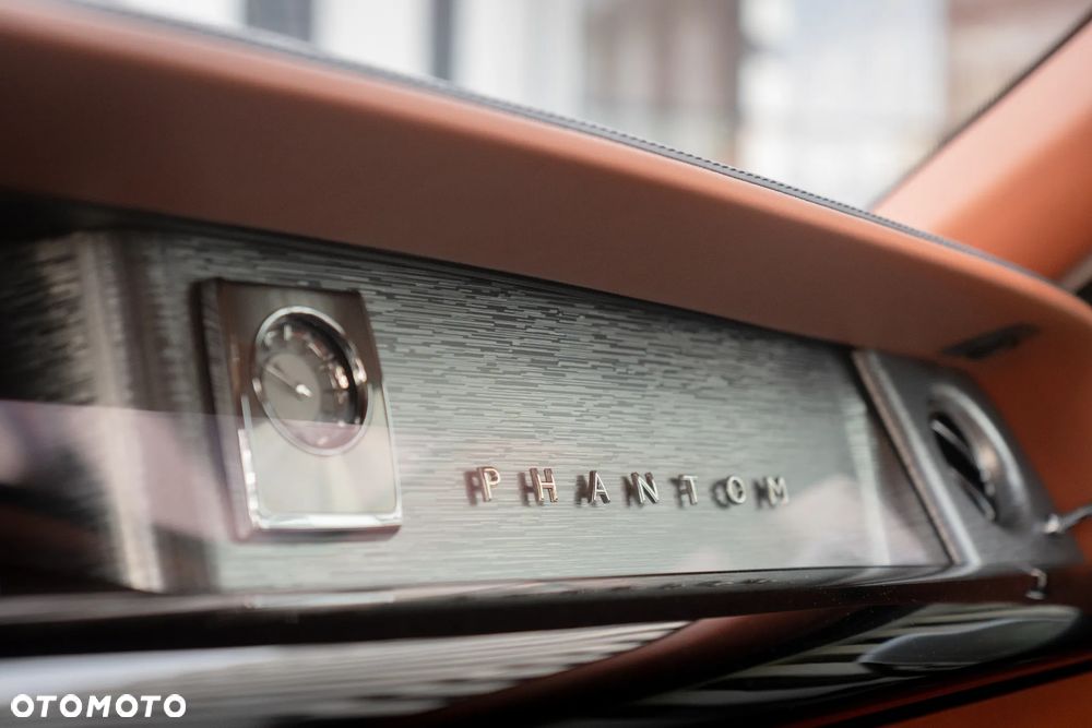 Rolls-Royce Phantom Standard - 25