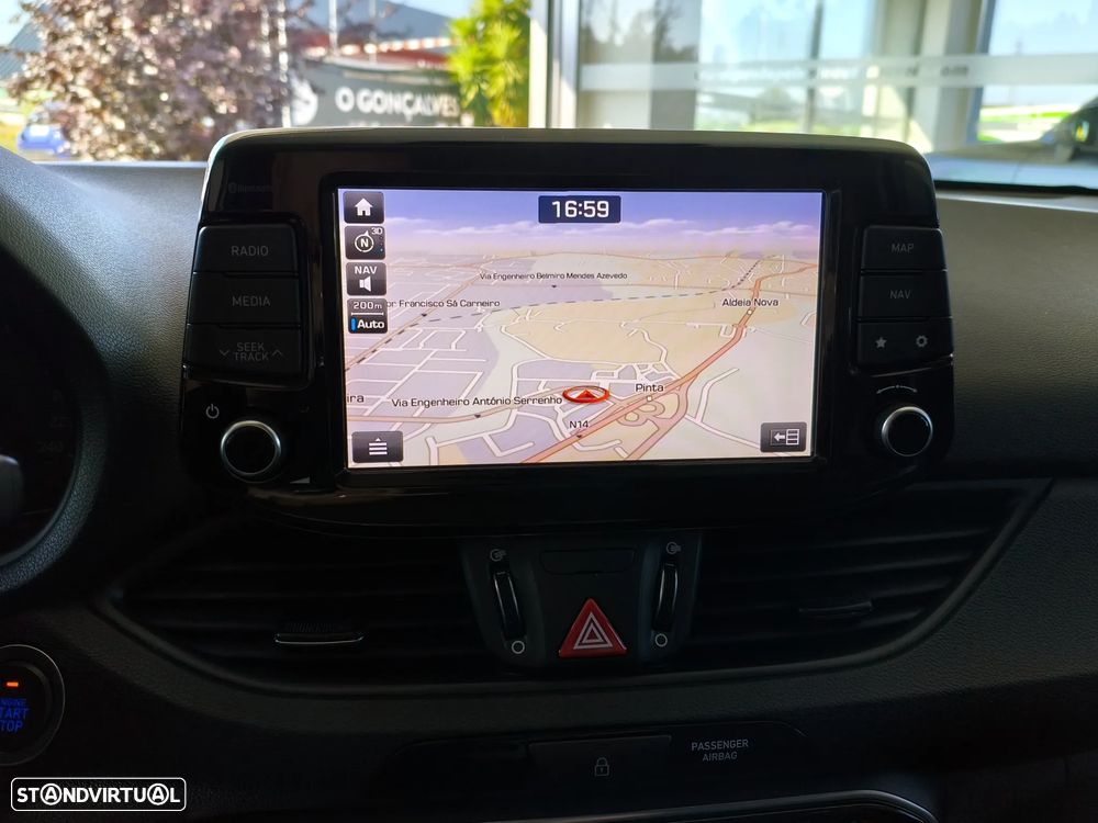 Hyundai i30 Fastback 1.0 T-GDI Style+Sens.Frt.+CI - 17