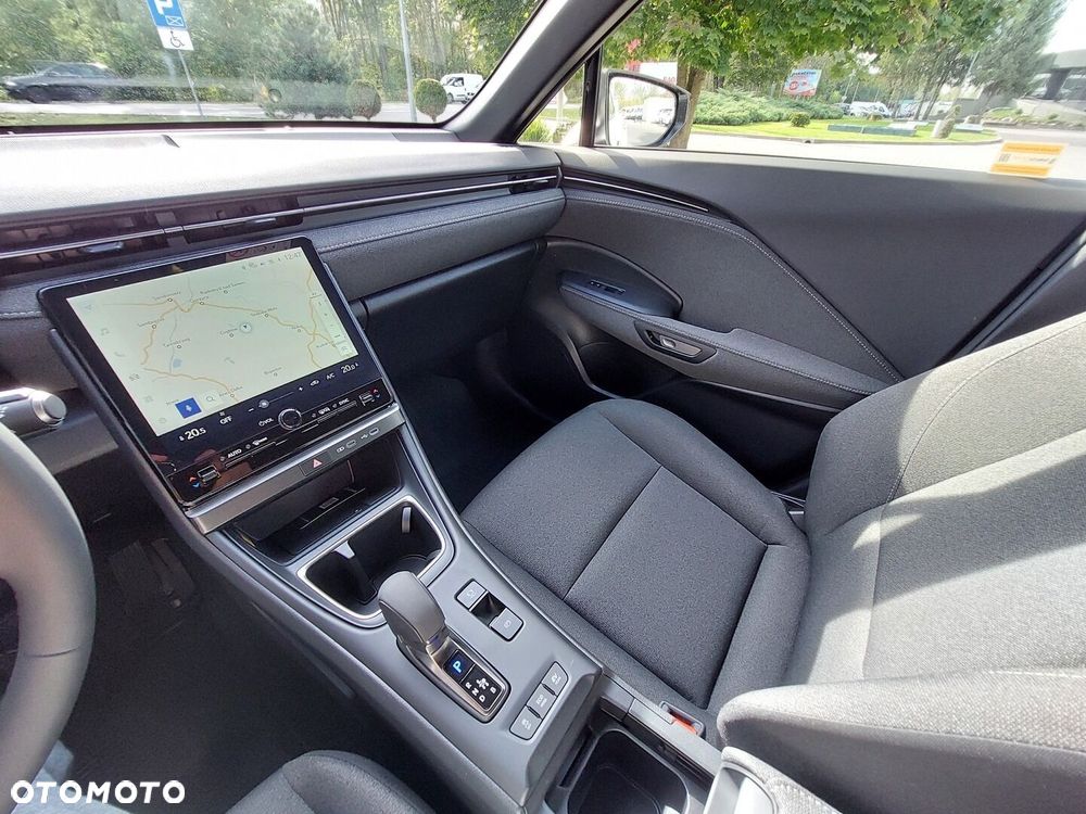 Lexus LBX - 17
