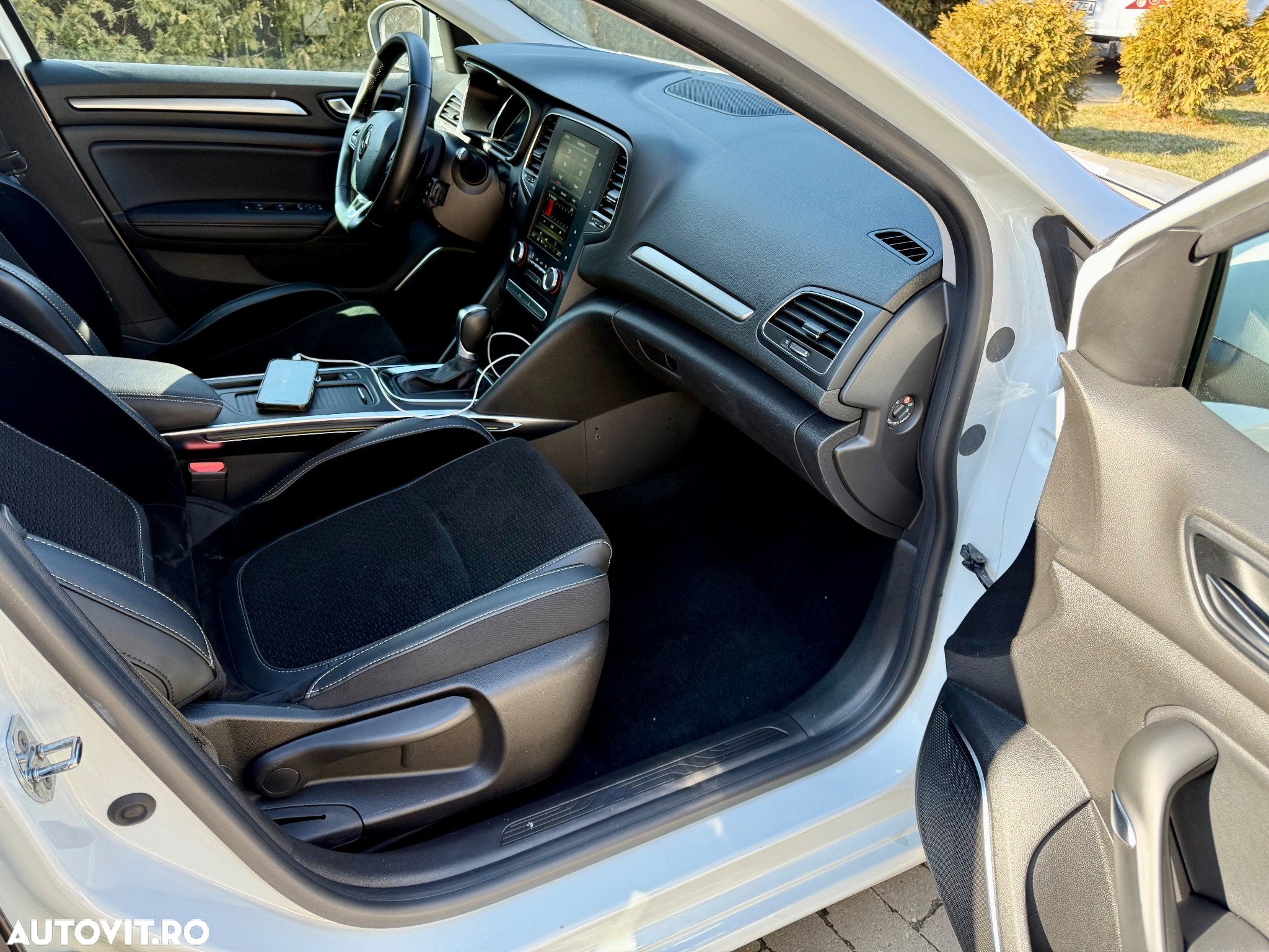 Renault Megane BLUE dCi EDC Intens - 10