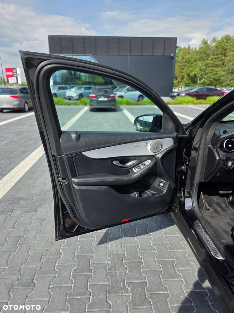 Mercedes-Benz GLC 200 4Matic 9G-TRONIC AMG Line - 13