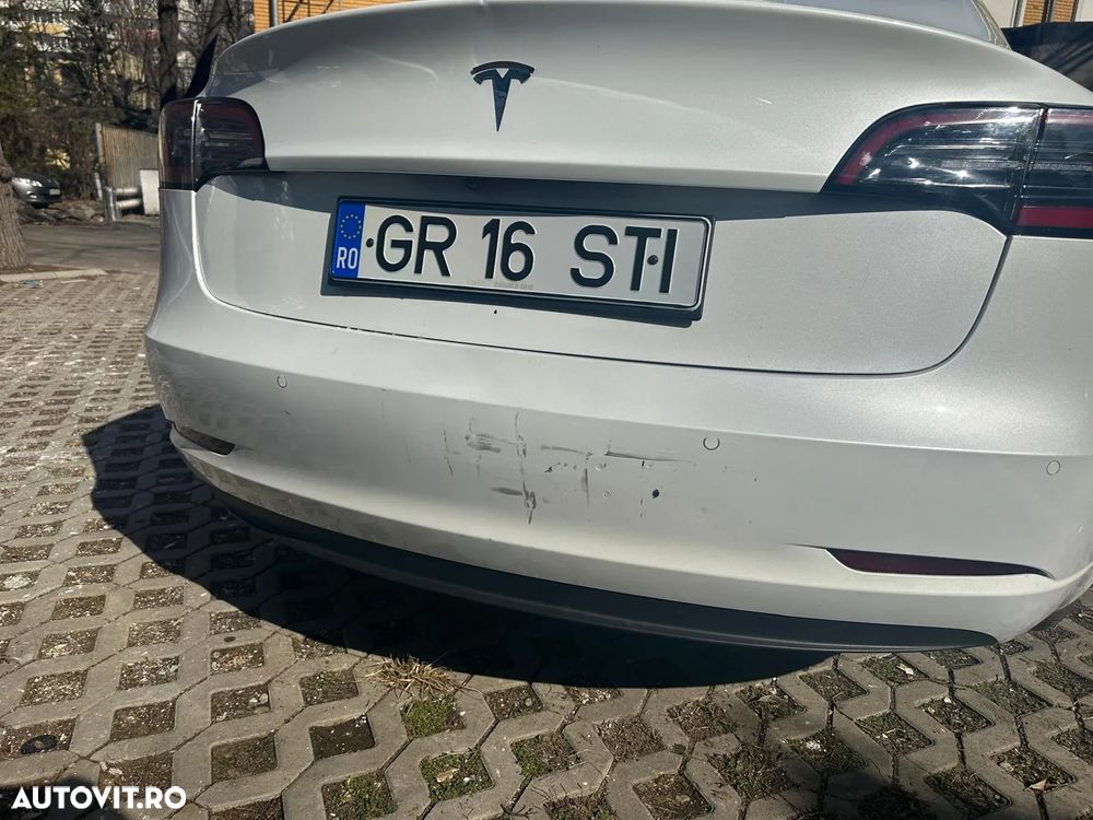 Tesla Model 3 Standard Reichweite Plus Hinterradantrieb - 4