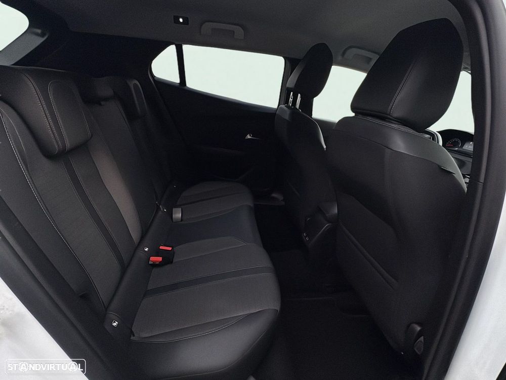Peugeot 2008 1.2 PureTech Allure - 16