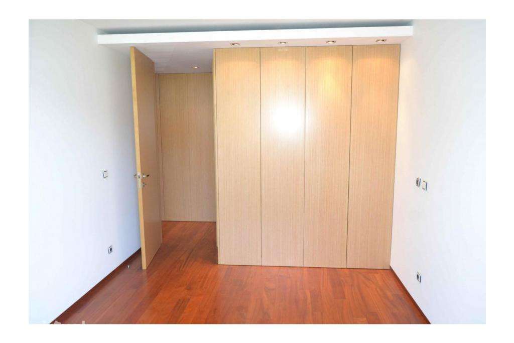 Apartamento T2 com Garagem Fechada na Meadela - Grande imagem: 2/12
