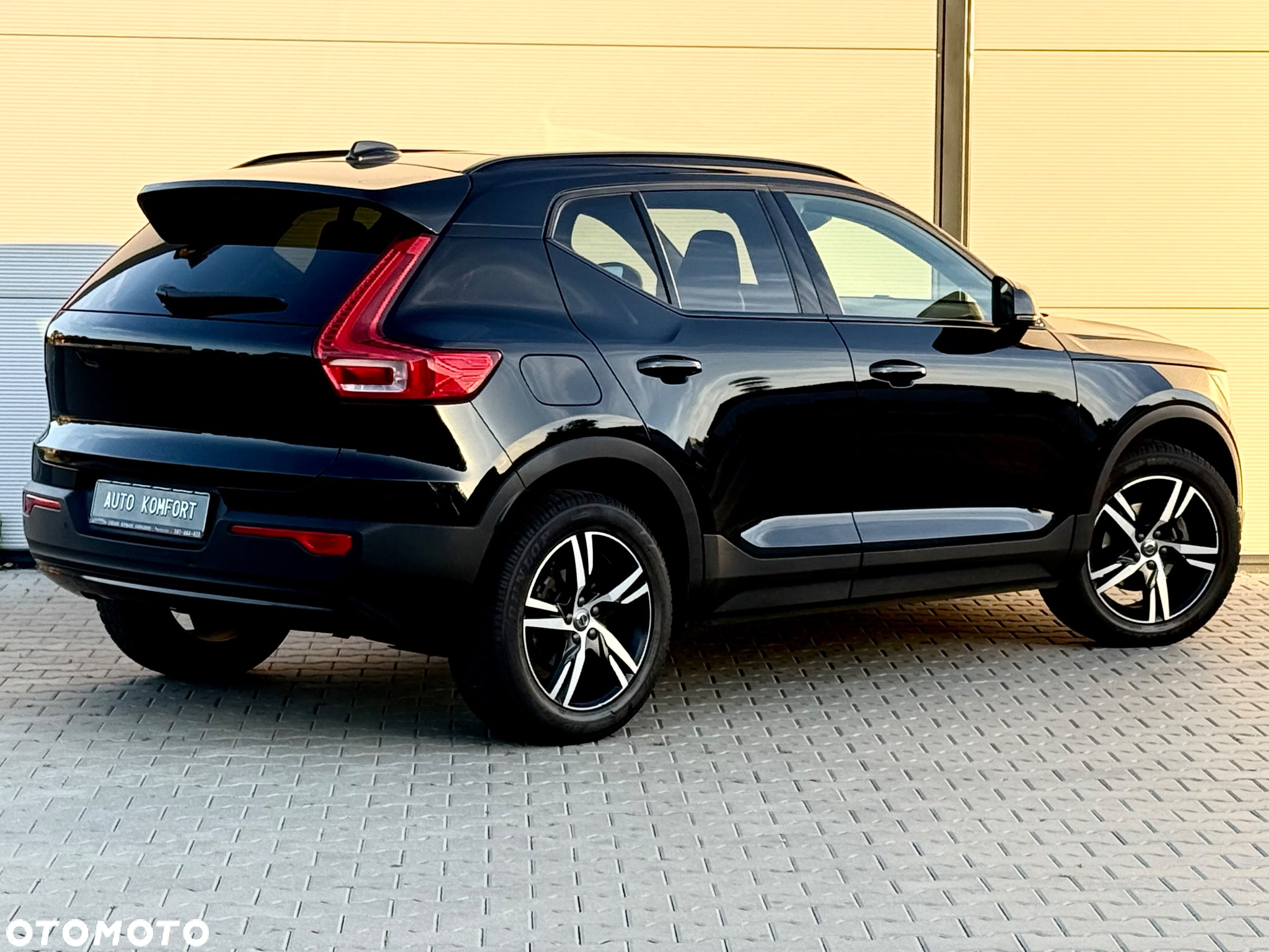 Volvo XC 40 T3 Geartronic RDesign - 13